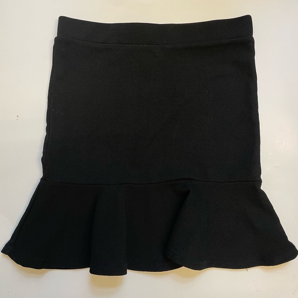 SHEIN mini solid black ruffle hem short stretchy flare skirt womens size Small - Picture 6 of 9